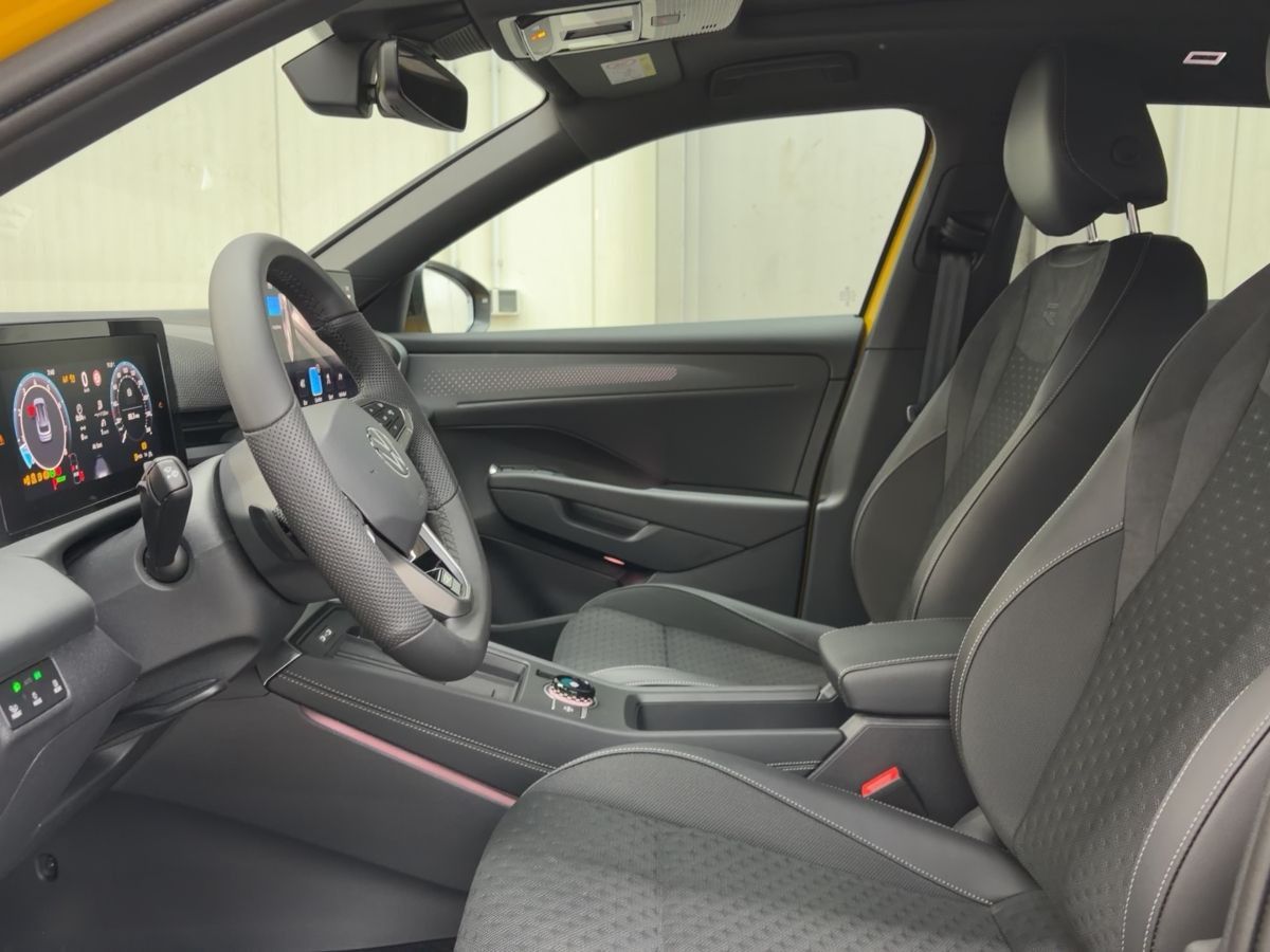 Volkswagen T-Roc - Bild 8