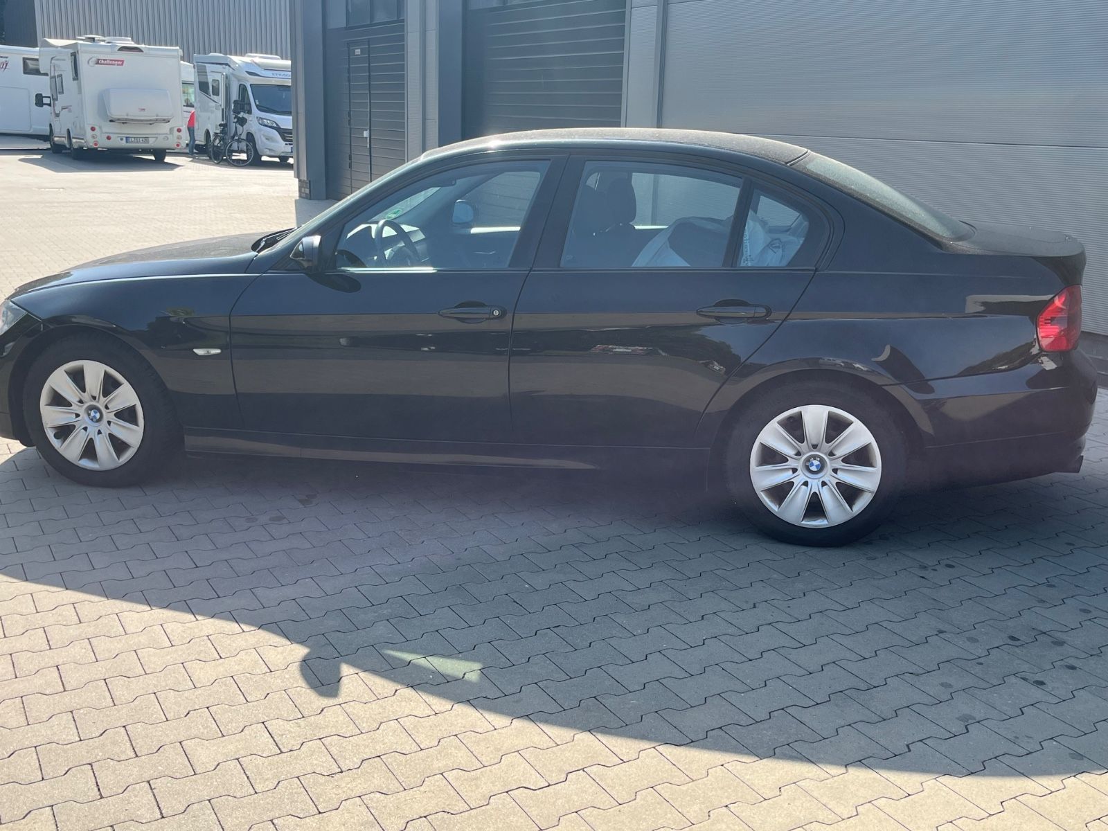 Fahrzeugabbildung BMW 318 2.0 Baureihe 3 Lim. 318d