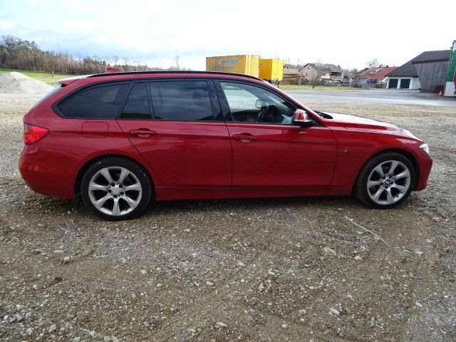 BMW 320 Baureihe 3 Touring 320d xDrive Vollausstat.