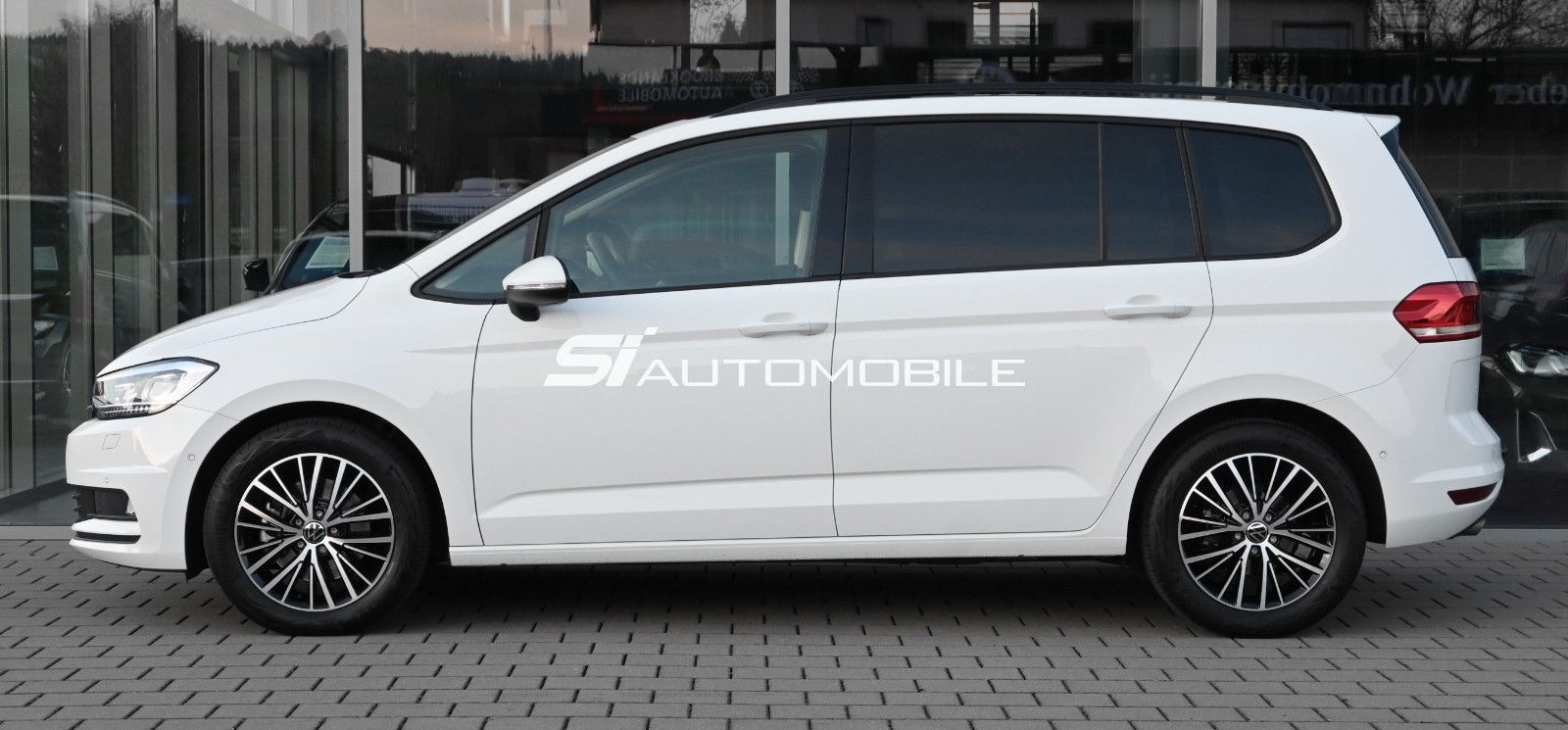 Fahrzeugabbildung Volkswagen Touran 2.0 TDI DSG °ACC°AHK°PANO°STANDHEIZ°7-SI°