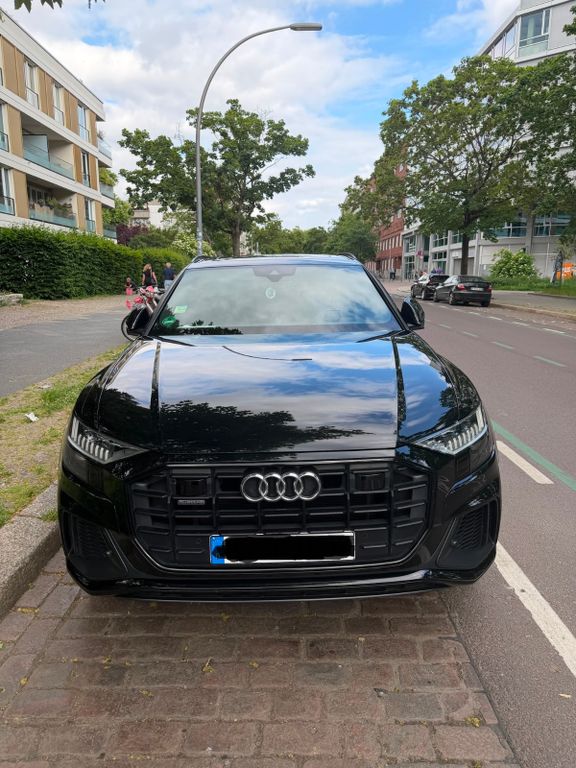 Image of Audi Q8