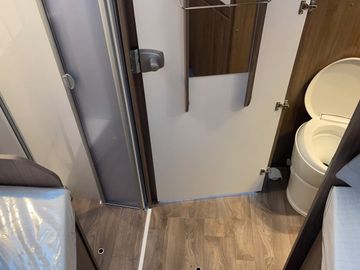 Carado T 447 PRO + Automatik OHNE HUBBETT LED Safety TV