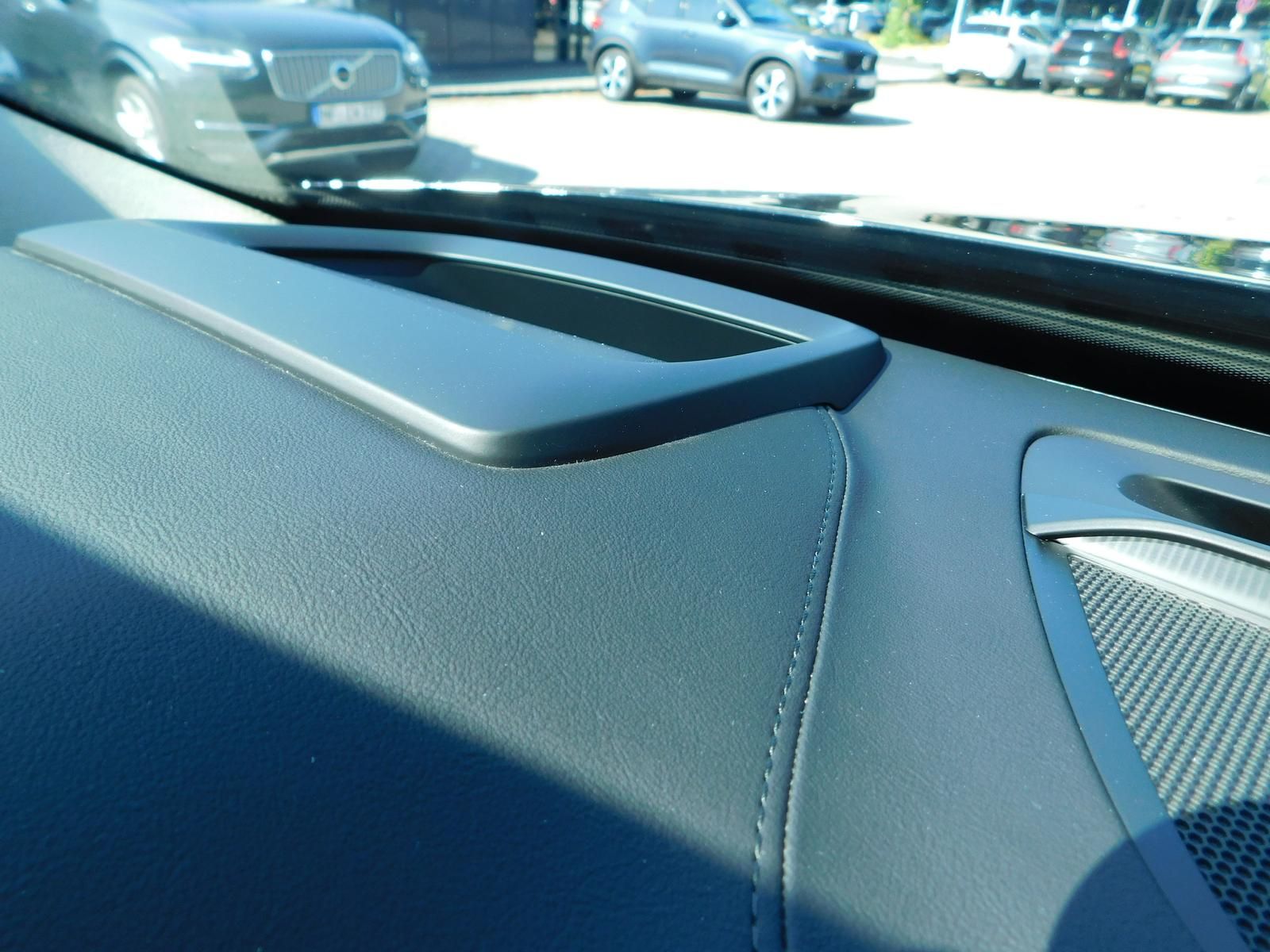 Fahrzeugabbildung Volvo XC90 T8 Ultra Dark