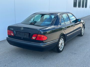 Mercedes E 320 - 3