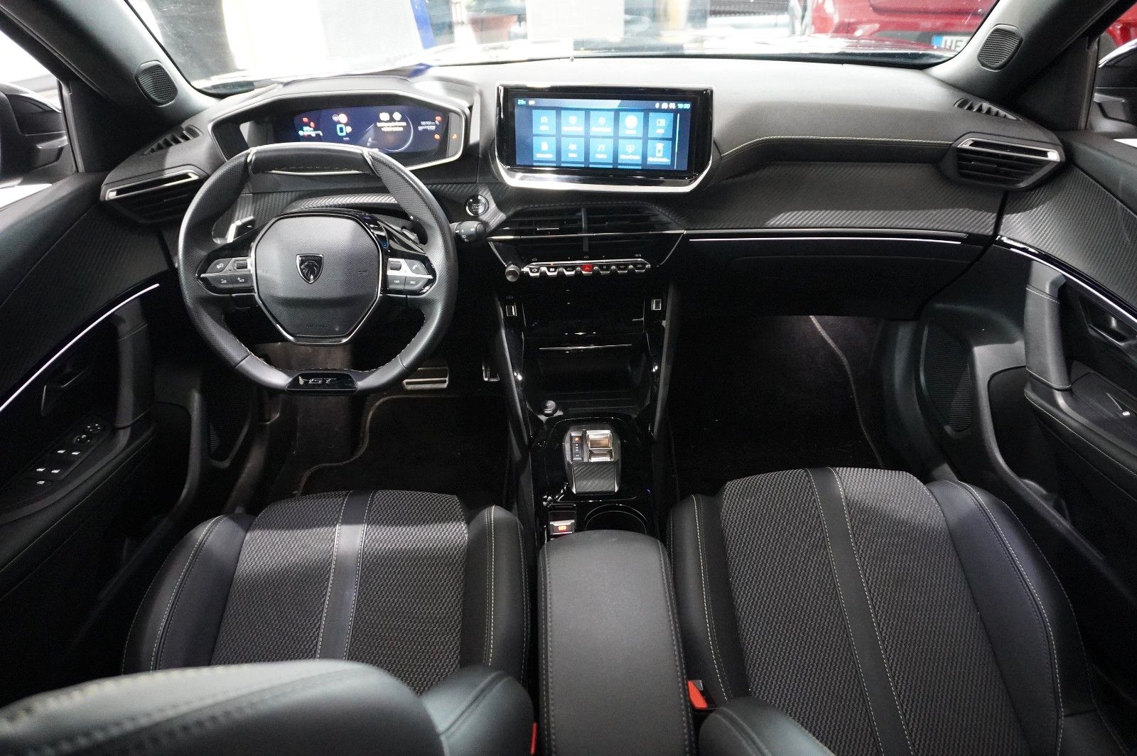 Fahrzeugabbildung Peugeot 2008 1.2 HYBRID GT E-DSC NAVI/LED/KAMERA/SPORT