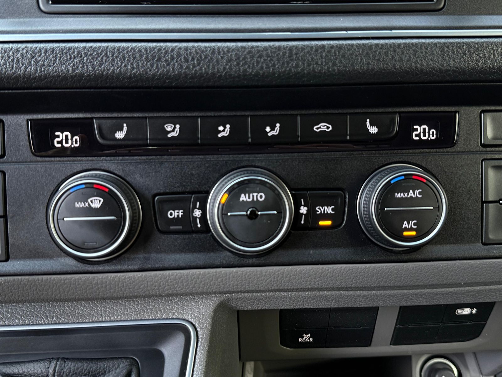 Fahrzeugabbildung Volkswagen e-Crafter Kasten35 L3H3 LED+NAV+SHZ+KAM+CARP+DAB