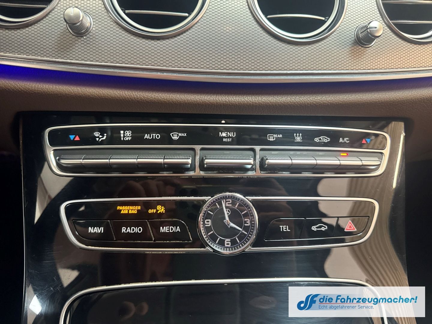 Fahrzeugabbildung Mercedes-Benz E 300 T-Modell de Niveau Navi Digitales Cockpit