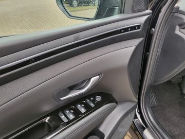 Fahrzeugabbildung Hyundai Tucson 1.6 T-GDI Plug-in Hybrid 4WD Prime PANO