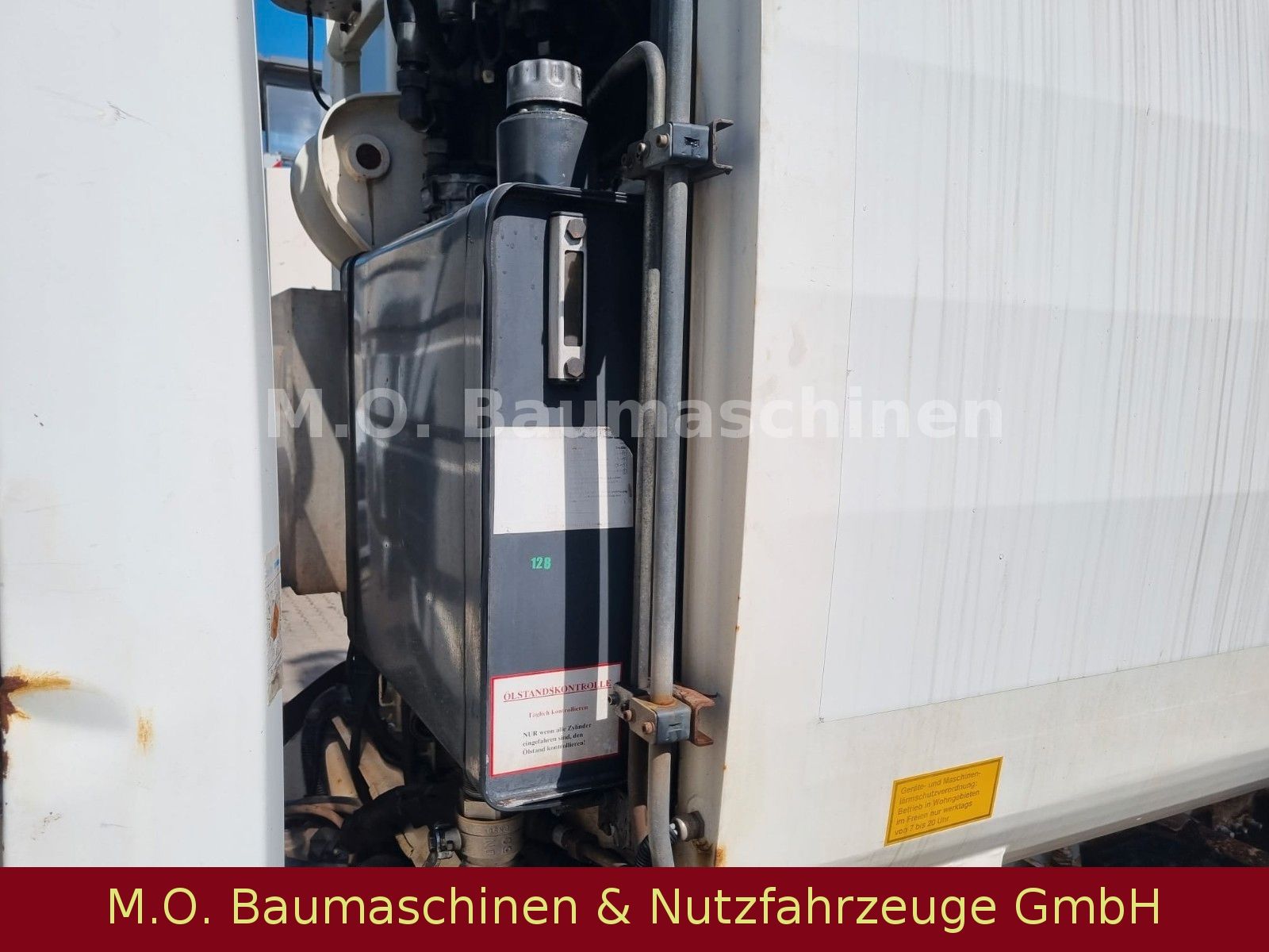 Fahrzeugabbildung Mercedes-Benz Vario 818 D / Euro 5  / Zöller Micro XL /