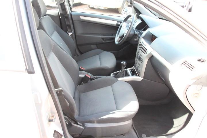 Opel Astra 2007 — photo 14