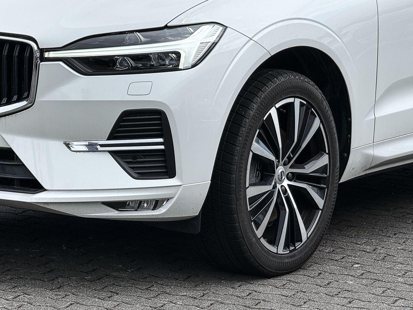 Volvo XC60 Core 2WD StandHZG Digitales Cockpit Soundsy imagem 3