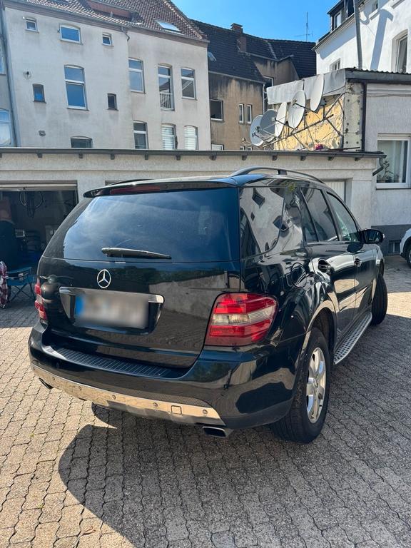 Mercedes-Benz ML 320