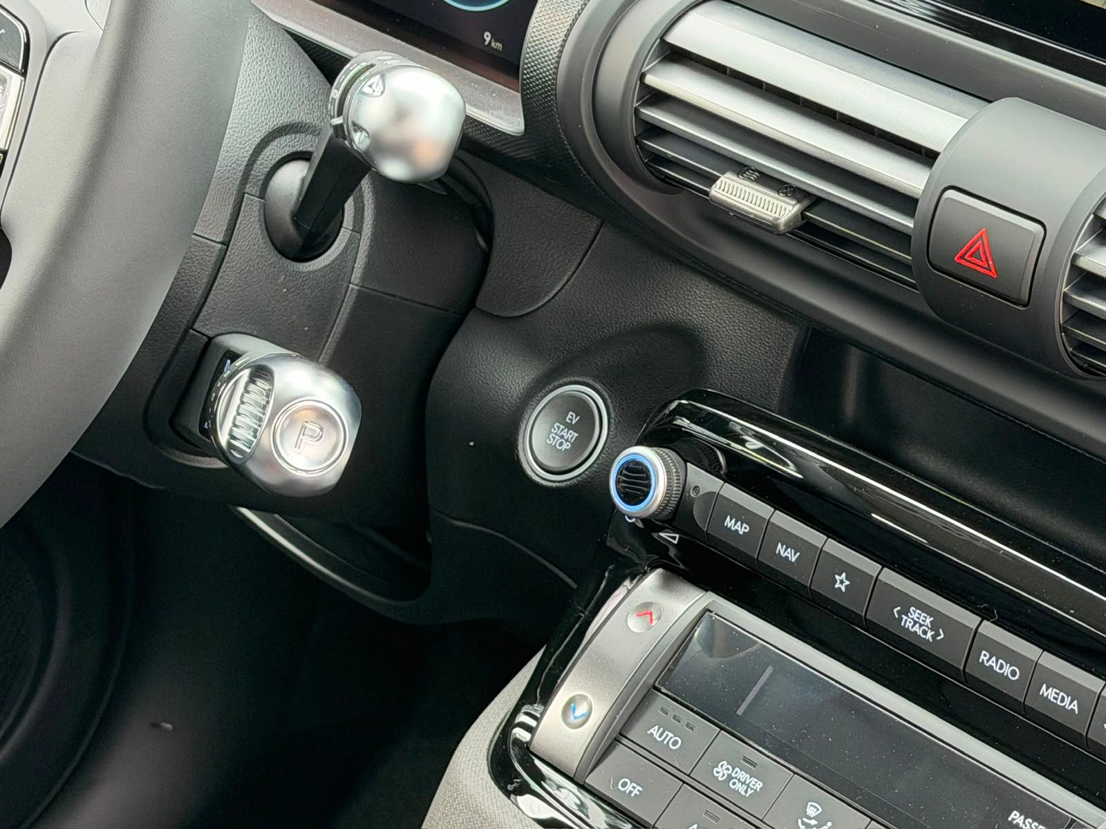Fahrzeugabbildung Hyundai INSTER Trend 85kW *RW370KM*Totwinkel*ACC*360°
