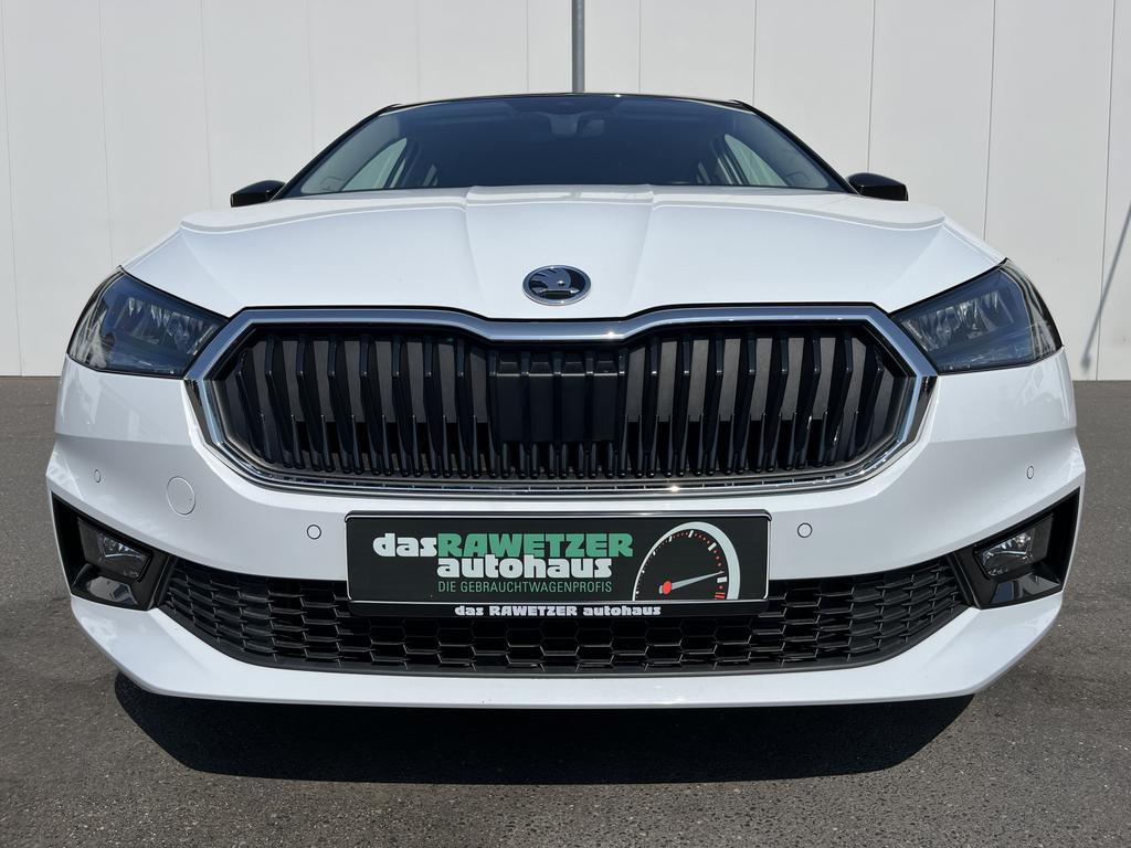 Skoda Fabia 2022 г. Белый, пробег 26995 км