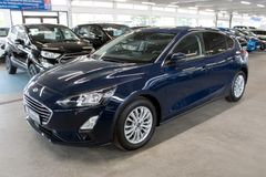 Fahrzeugabbildung Ford Focus Titanium Automatik Scheiben + Sitzheizung