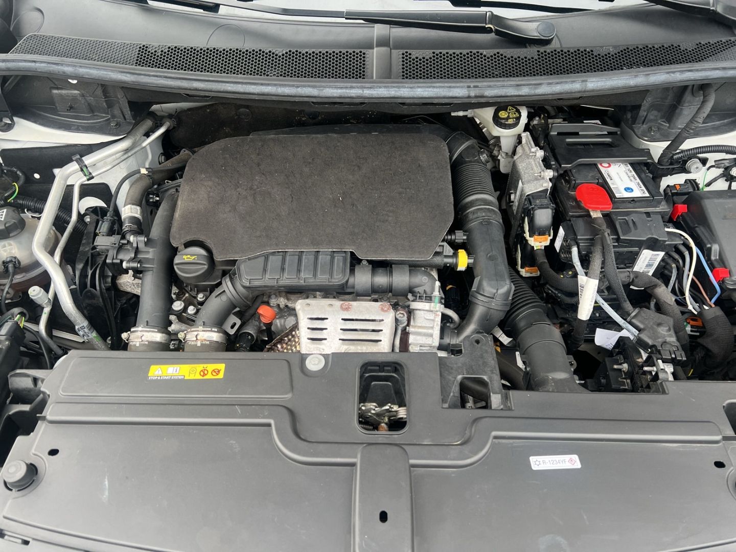 Fahrzeugabbildung Opel Grandland Ultimate 1.2 Turbo Navi Soundsystem 3