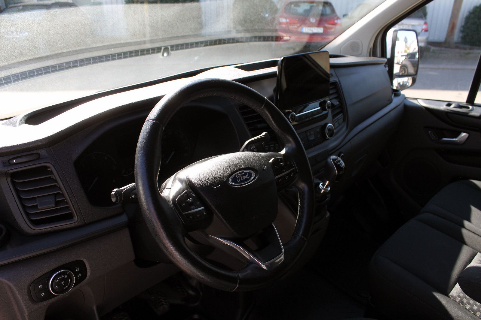 Fahrzeugabbildung Ford Transit Custom Kasten 300 L2 Trend SHZ KAM TEMP