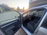 Volkswagen Touran 1.6 TDI Trendline BlueMotion Technolo... - Volkswagen Touran aus 2011: Bluemotion