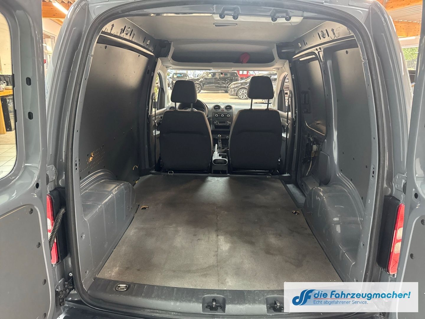 Fahrzeugabbildung Volkswagen Caddy Kasten EcoProfi AHK PDC Klima *EXPORT