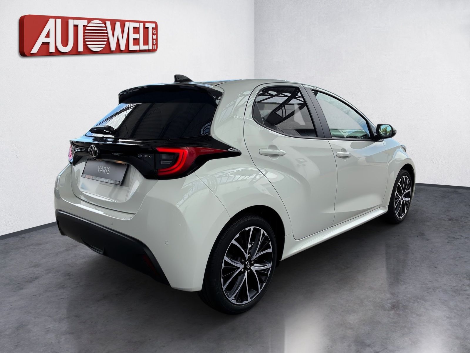Fahrzeugabbildung Toyota Yaris 1.5 Teamplayer Kamera,LED,Matrix,ACC,PDC