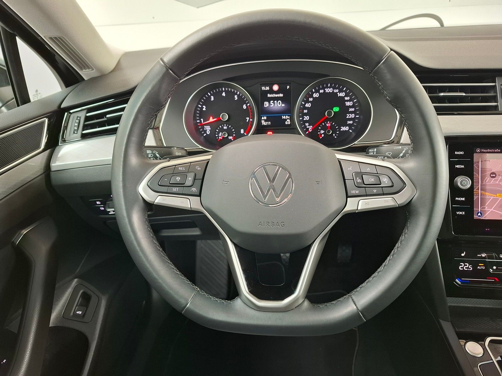Fahrzeugabbildung Volkswagen Passat Var. Business 1.5 TSI DSG +LED +Tempomat