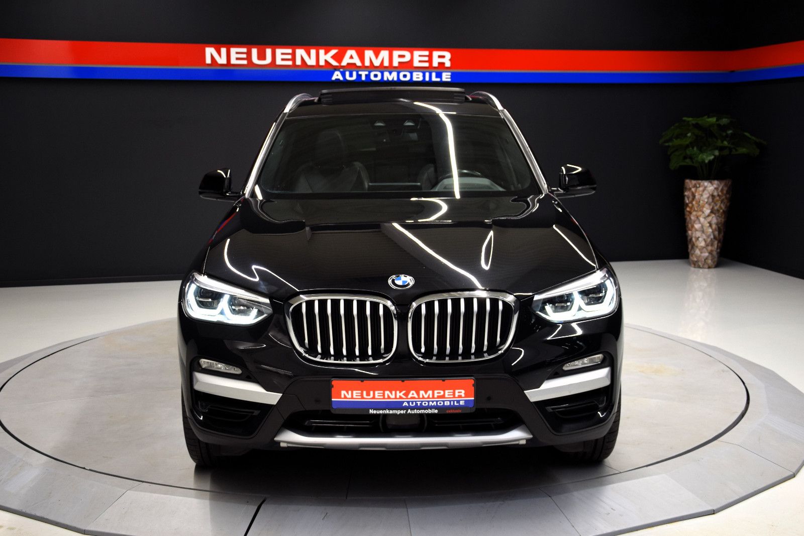 Fahrzeugabbildung BMW X3 xDrive 20 d xLine HuD Pano Memory h/k ACC