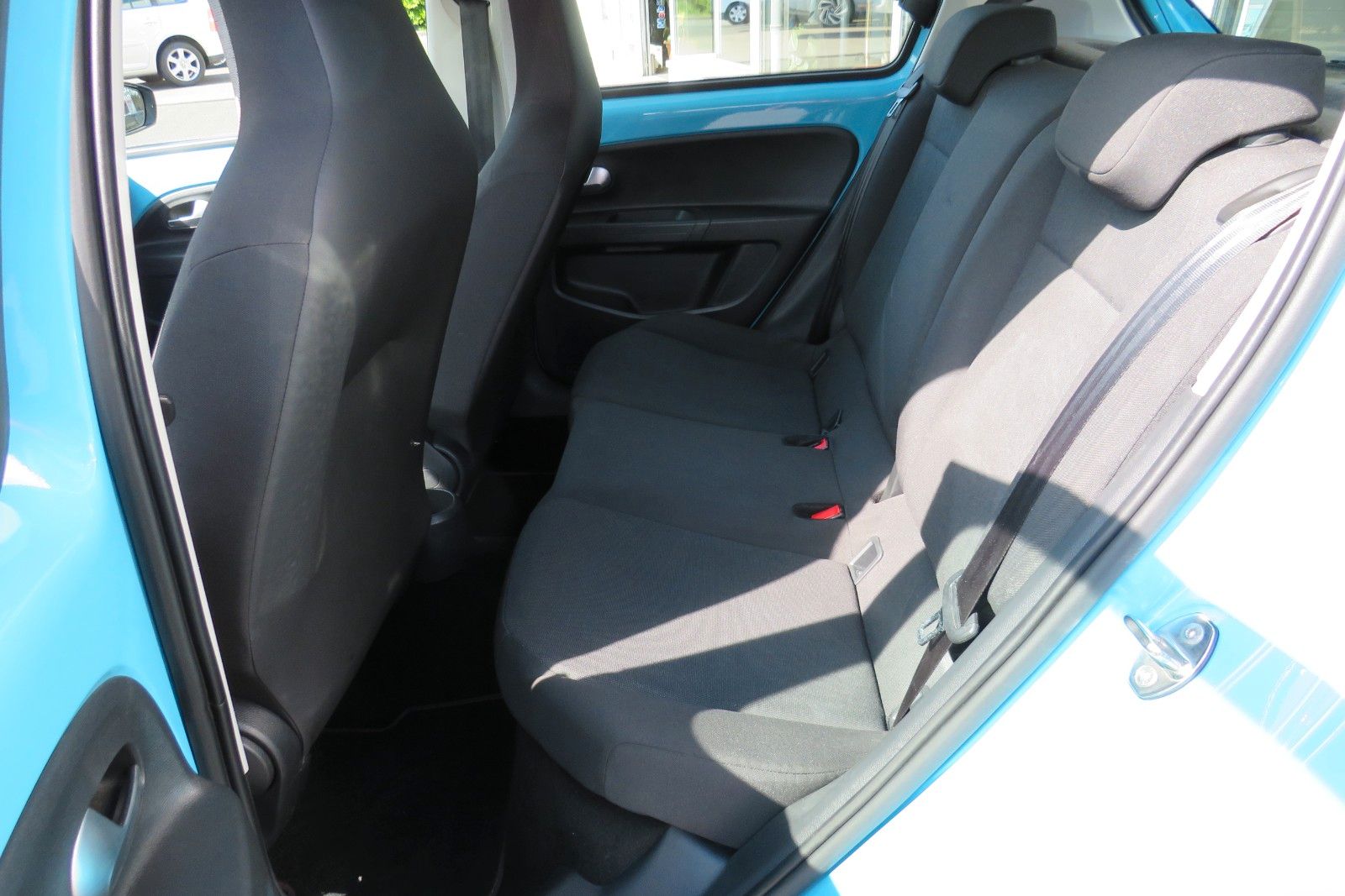 Fahrzeugabbildung Volkswagen up! 4T GJ KLIMA SPURHALTE DAB SCHECKHEFT