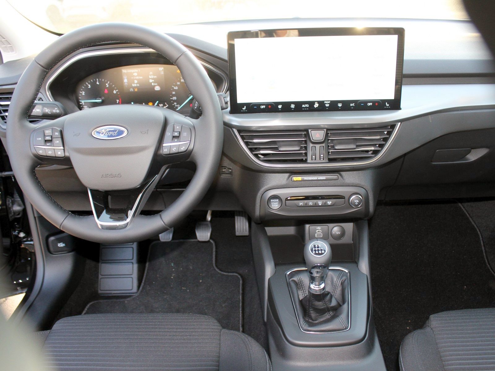 Fahrzeugabbildung Ford Focus Titanium 1,0 EcoBoost MildHybrid