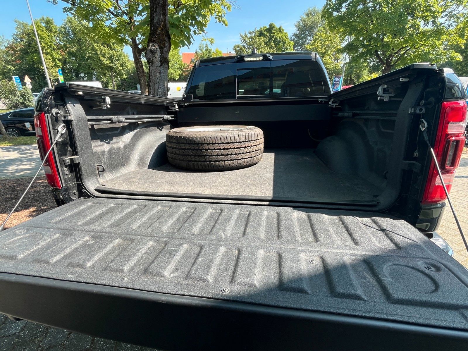 Fahrzeugabbildung Dodge RAM 1500 Limited  10"höher Alles Eingetragen!!!