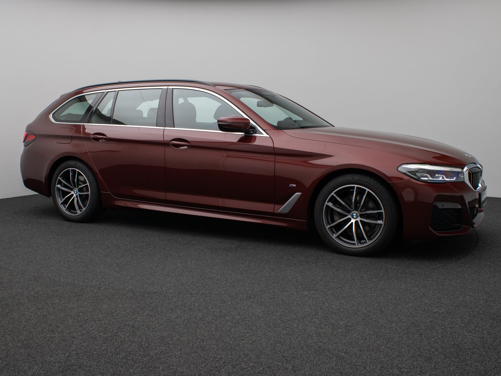 Fahrzeugabbildung BMW 520d xD M Sport Kamera HUD DAB Alarm Individual
