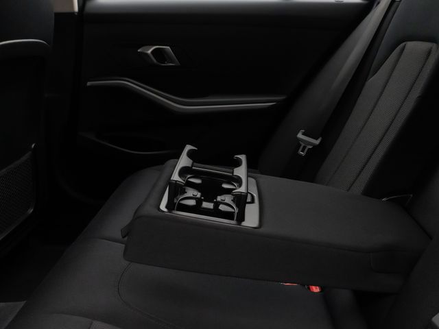BMW 330, 2022 — 29