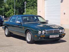 Fahrzeugabbildung Daimler V8 Automatik
