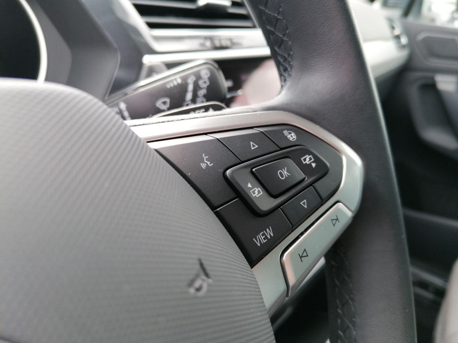 Tiguan 1.5 TSI DSG Move AHK+LED+NAVI+SHZ+