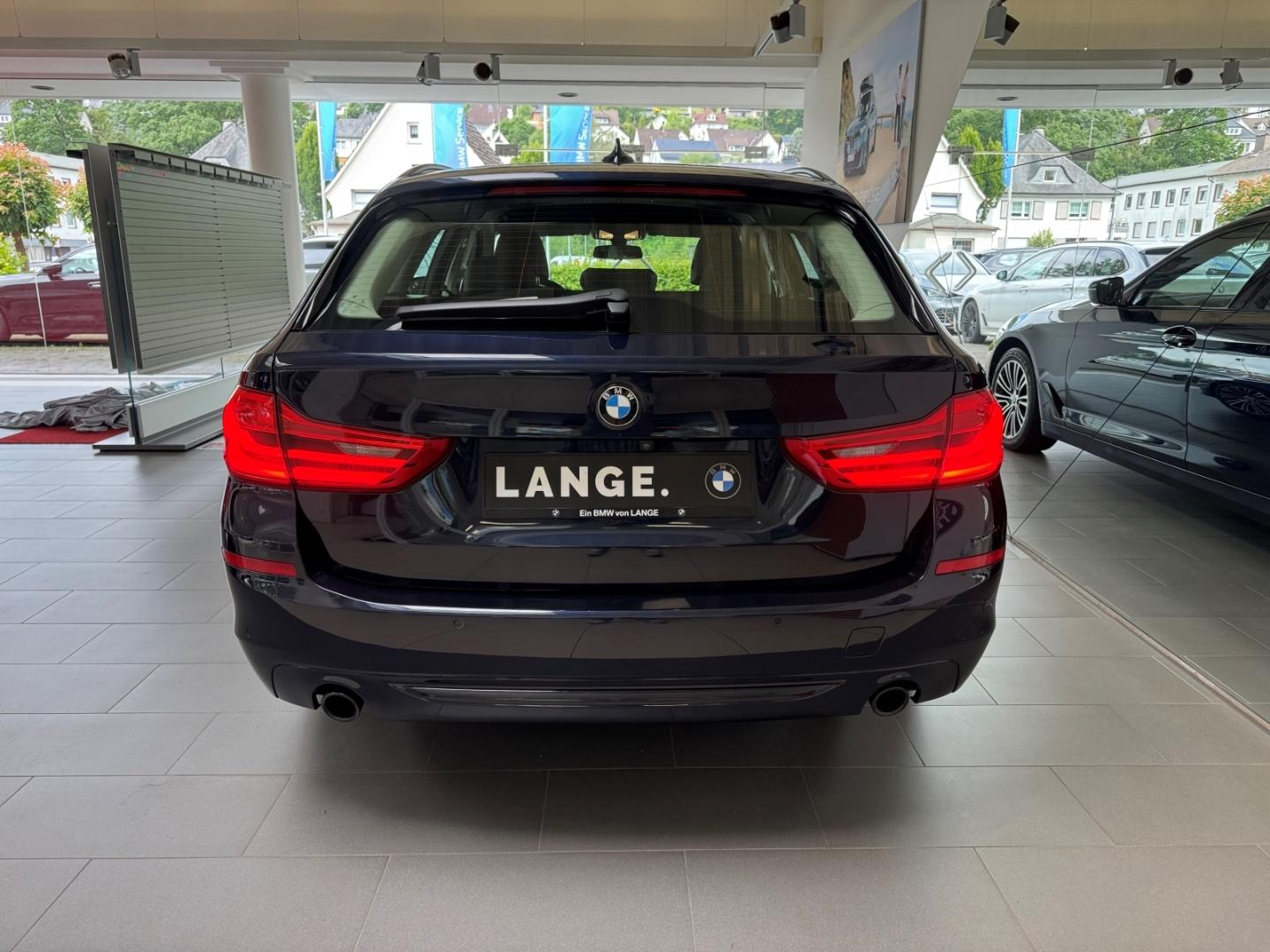 BMW 520 D XDRIVE Standh. AHK KAMERA Navi.-Prof.