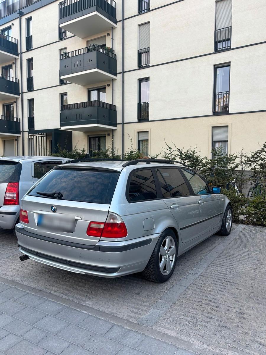 BMW 318 2004 — photo 7
