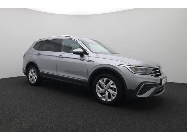 Fahrzeugabbildung Volkswagen Tiguan Allspace Life DSG ACC AHK 7Sitze LED