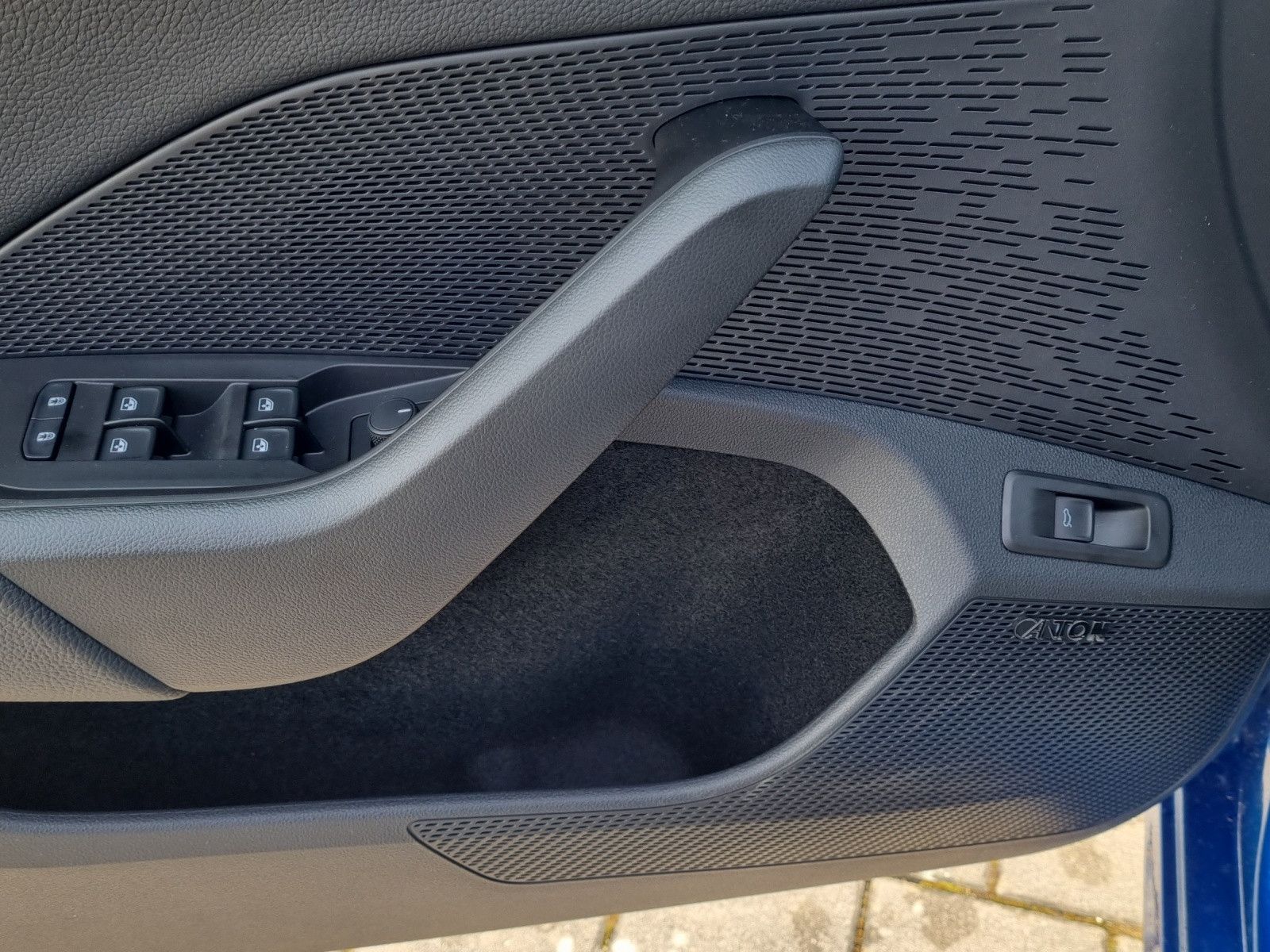 Fahrzeugabbildung SKODA Octavia Combi Sportline 2,0 TDI AHK CANTON