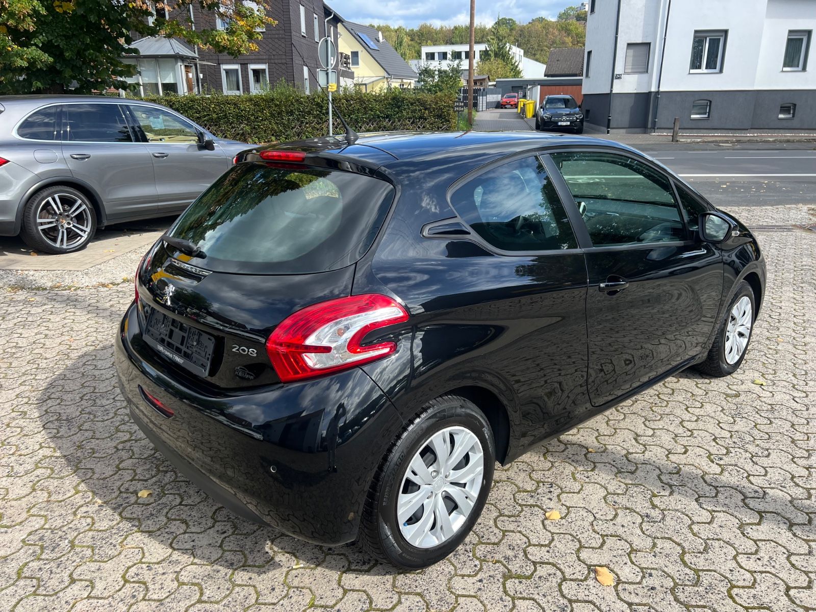 Fahrzeugabbildung Peugeot 208 Active *TÜV NEU
