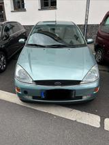 Ford Focus 1.6 Ghia Ghia - Ford Focus aus 2000: Ghia