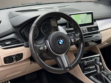 BMW 218 Gran Tourer - 12