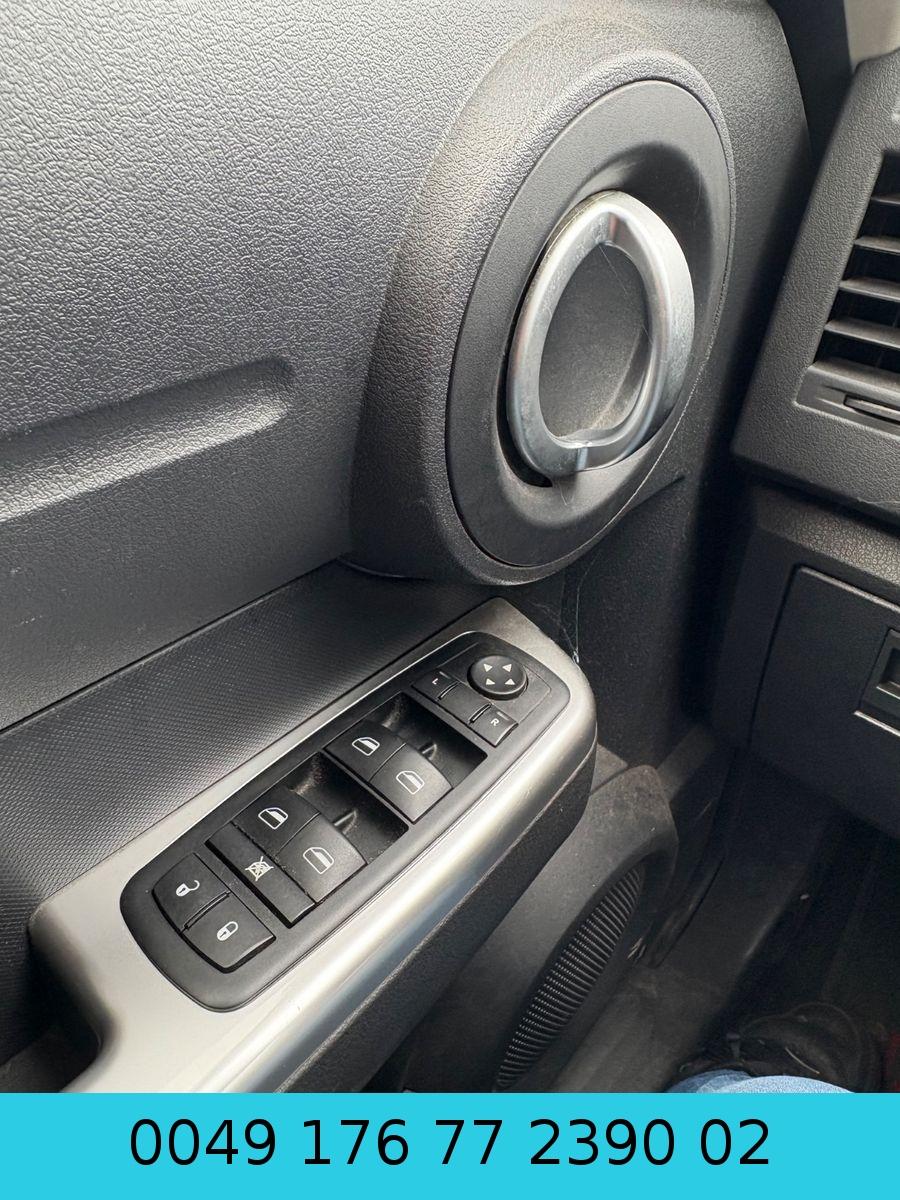 Dodge Nitro 2009 — photo 13