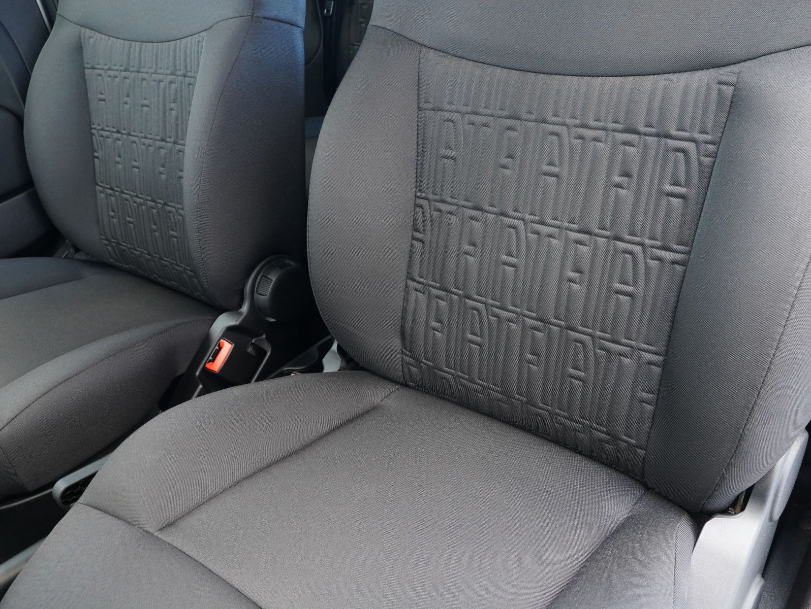 Fahrzeugabbildung Fiat 500 1.0 Mild Hybrid KOMFORT/TECH/NAVI/CARPLAY