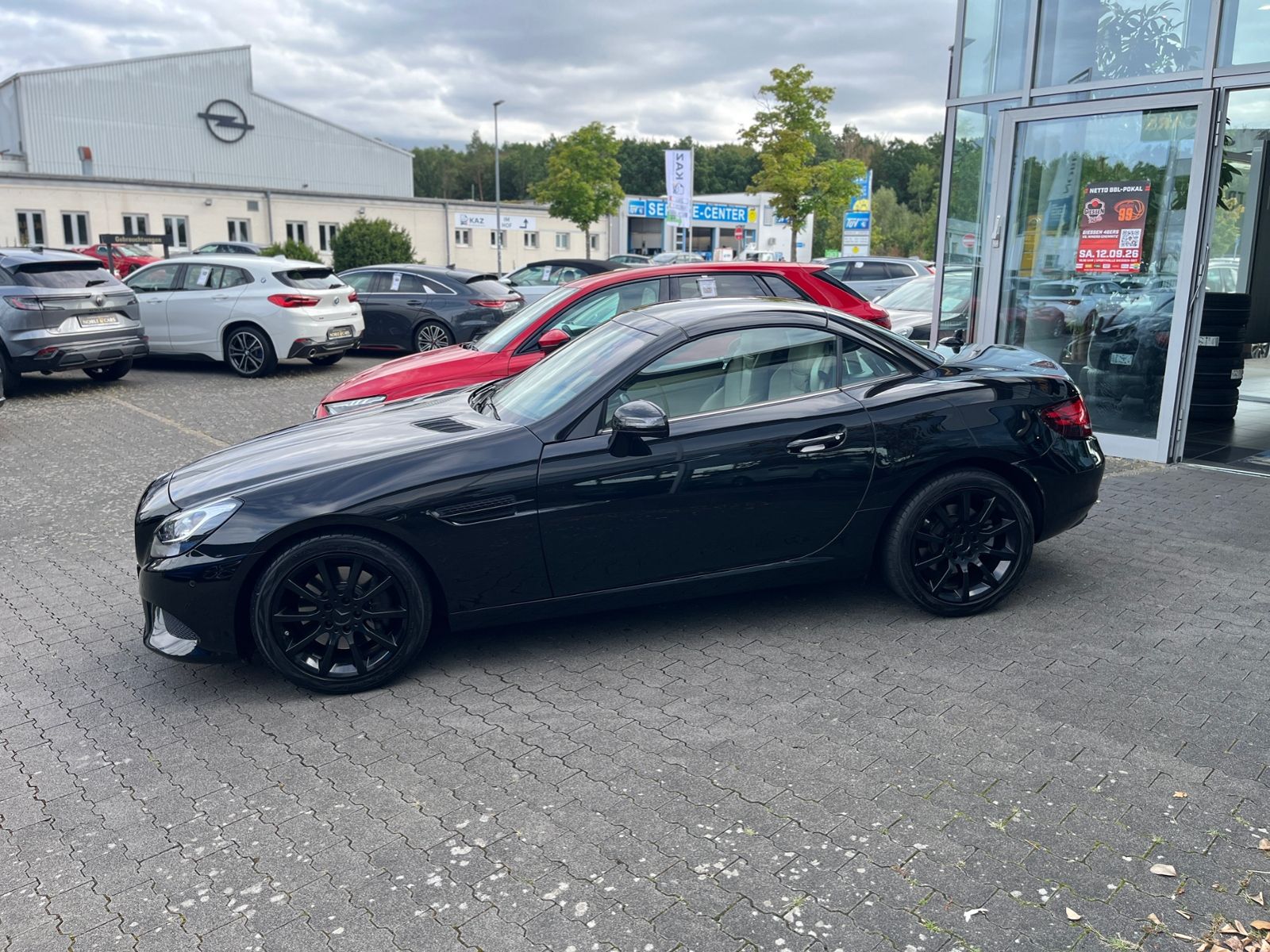 Fahrzeugabbildung Mercedes-Benz SLC 300 KLIMA NAV SHZ LEDER BEIGE