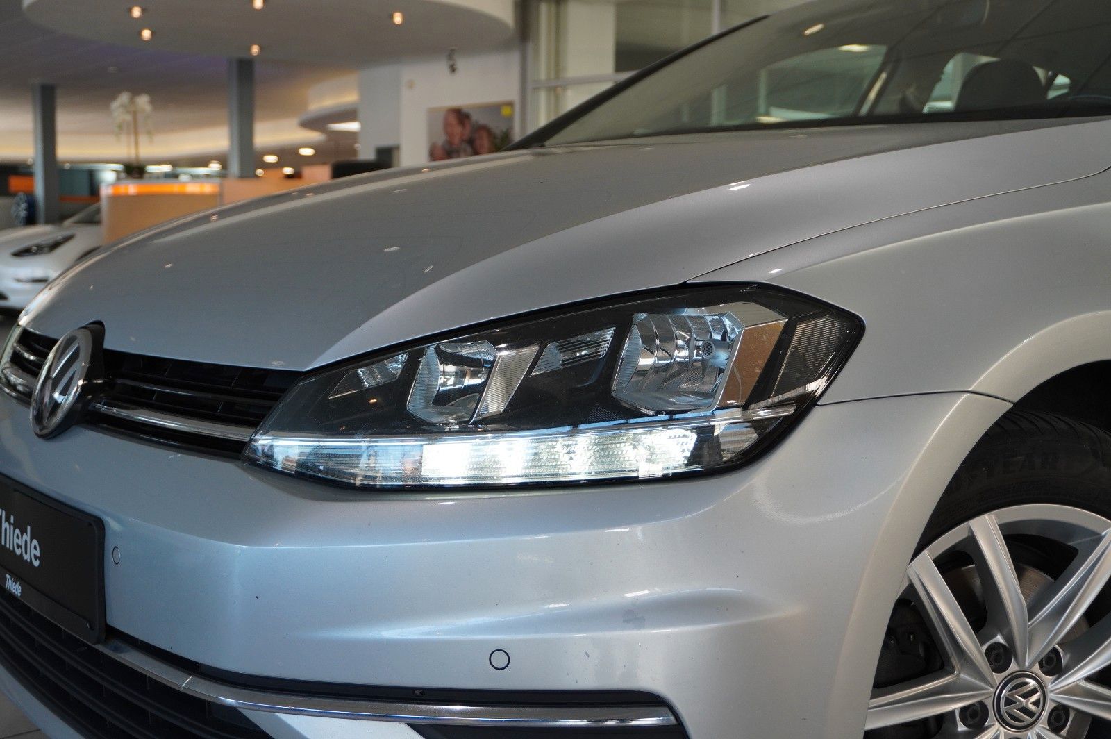 Fahrzeugabbildung Volkswagen Golf VII Lim. 2.0 TDI COMFORTL. DSG NAVI/LED/ACC