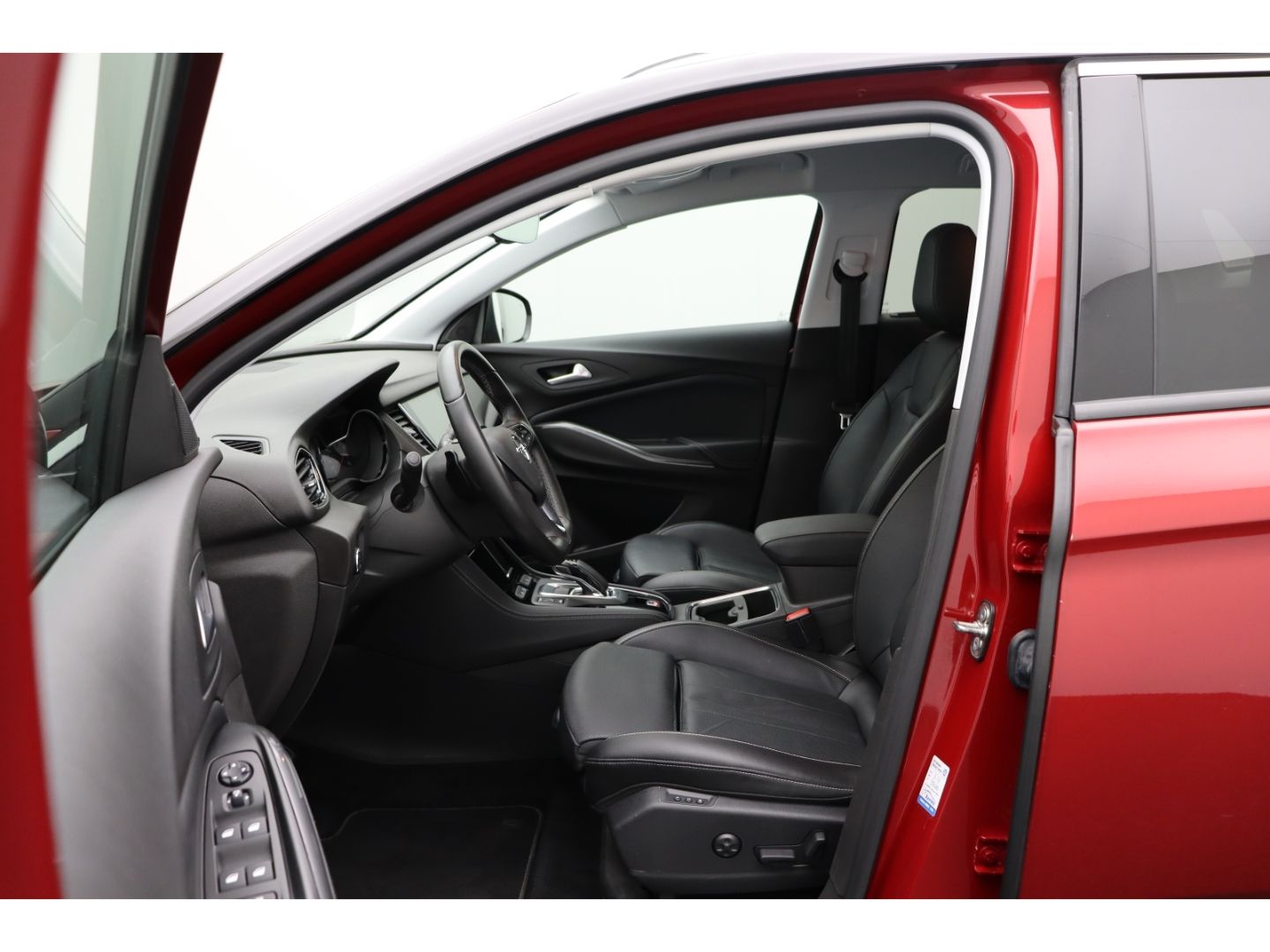 Fahrzeugabbildung Opel Grandland 1.6 Ultimate Plug-in-Hybrid 4 ACC AHK