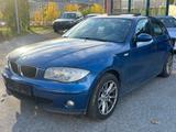 BMW 118d Lim. |SCHIEBED. |AHK|PDC|RADIO|LMF| - BMW 118 aus 2005: 118d