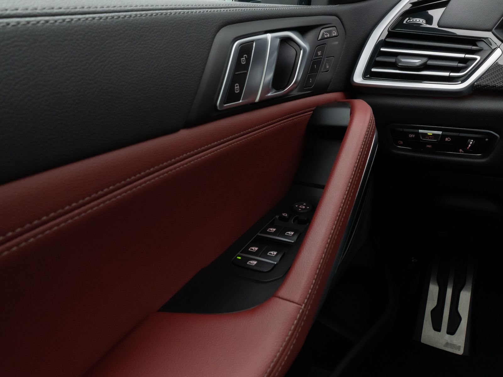 Fahrzeugabbildung BMW X6 xD40i M Sport Panorama Laser 360°HUD DAB HiFi