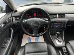 Fahrzeugabbildung Audi A6 Lim. 2.5 TDI Automatik BOSE Xenon Schiebedach