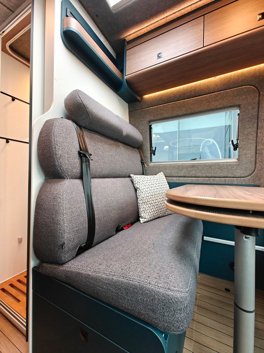 Fahrzeugabbildung HYMER / ERIBA / HYMERCAR CAR 600 - 18" A/T, Markise, AHK, VW Facelift! -