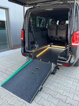 Mercedes-Benz EQV 300 extralang Rollstuhlumbau